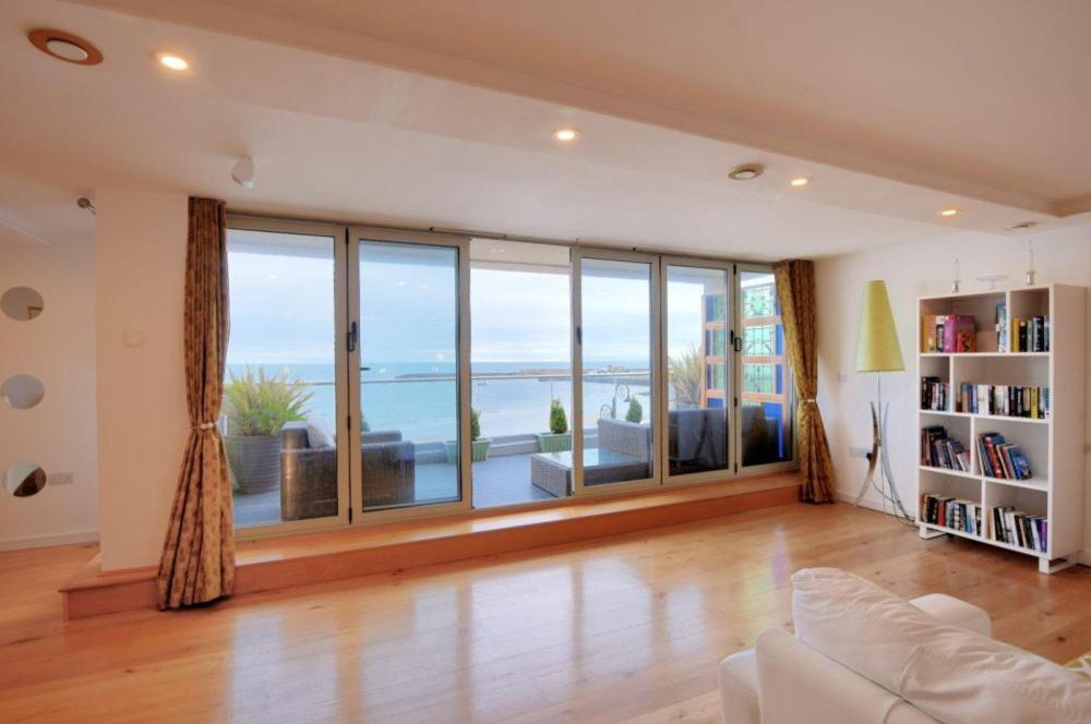 Largigi Offering Two Amazing Panoramic Sea Front Apartments Lyme Regis Exterior photo